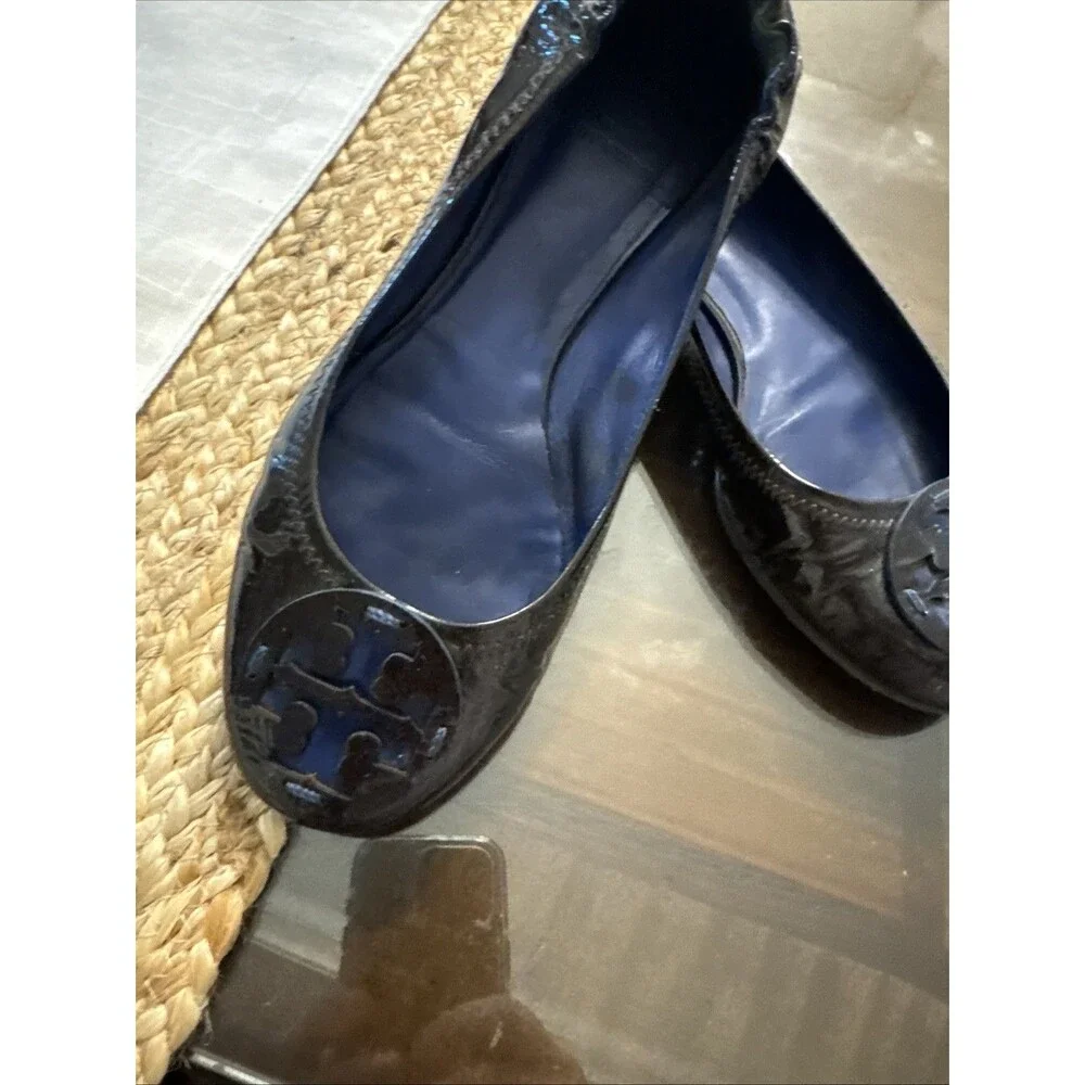 🔥TORY BURCH MINNIE REVA Brown/Blue Patent Leather Logo Ballet Flat Shoe Sz 7.5